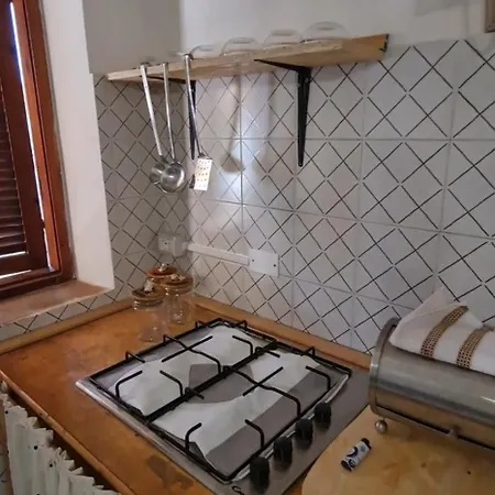 Entonycrous Apartment