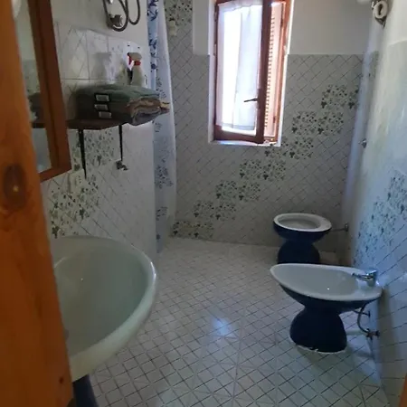 Apartment Entonycrous